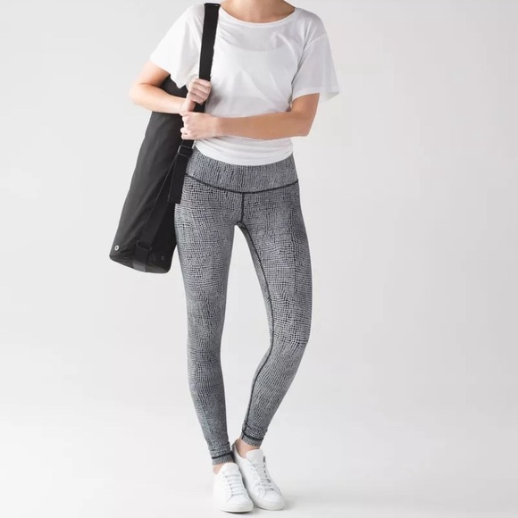 Lululemon Wunder Under Pant III Fall Net White Black size 6 Excellent W5AFDS - Picture 1 of 6